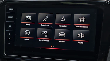 Volkswagen Passat Estate - infotainment