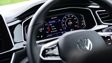 Volkswagen T-Cross - dashboard screen