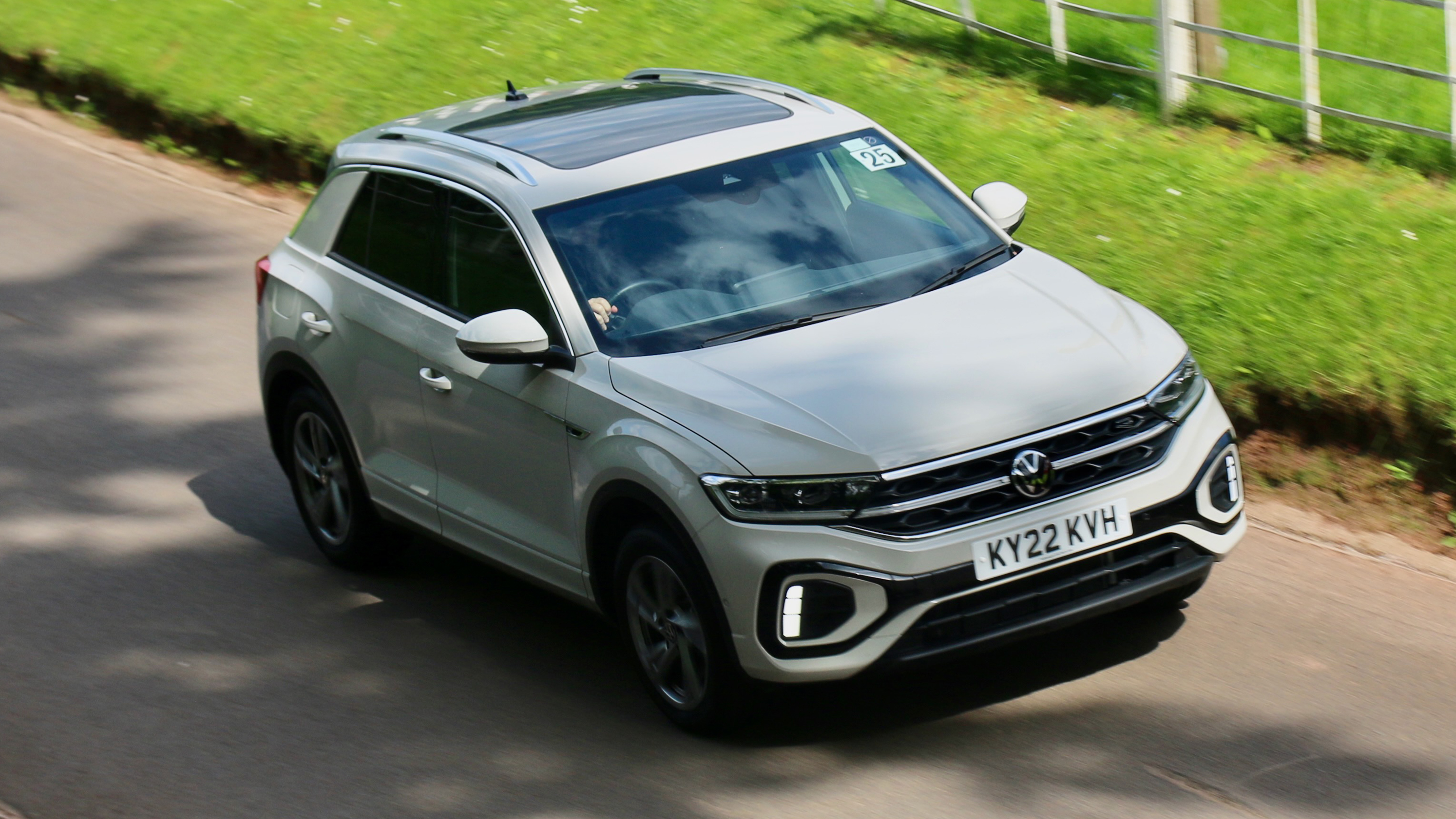 Volkswagen T-Cross - front action