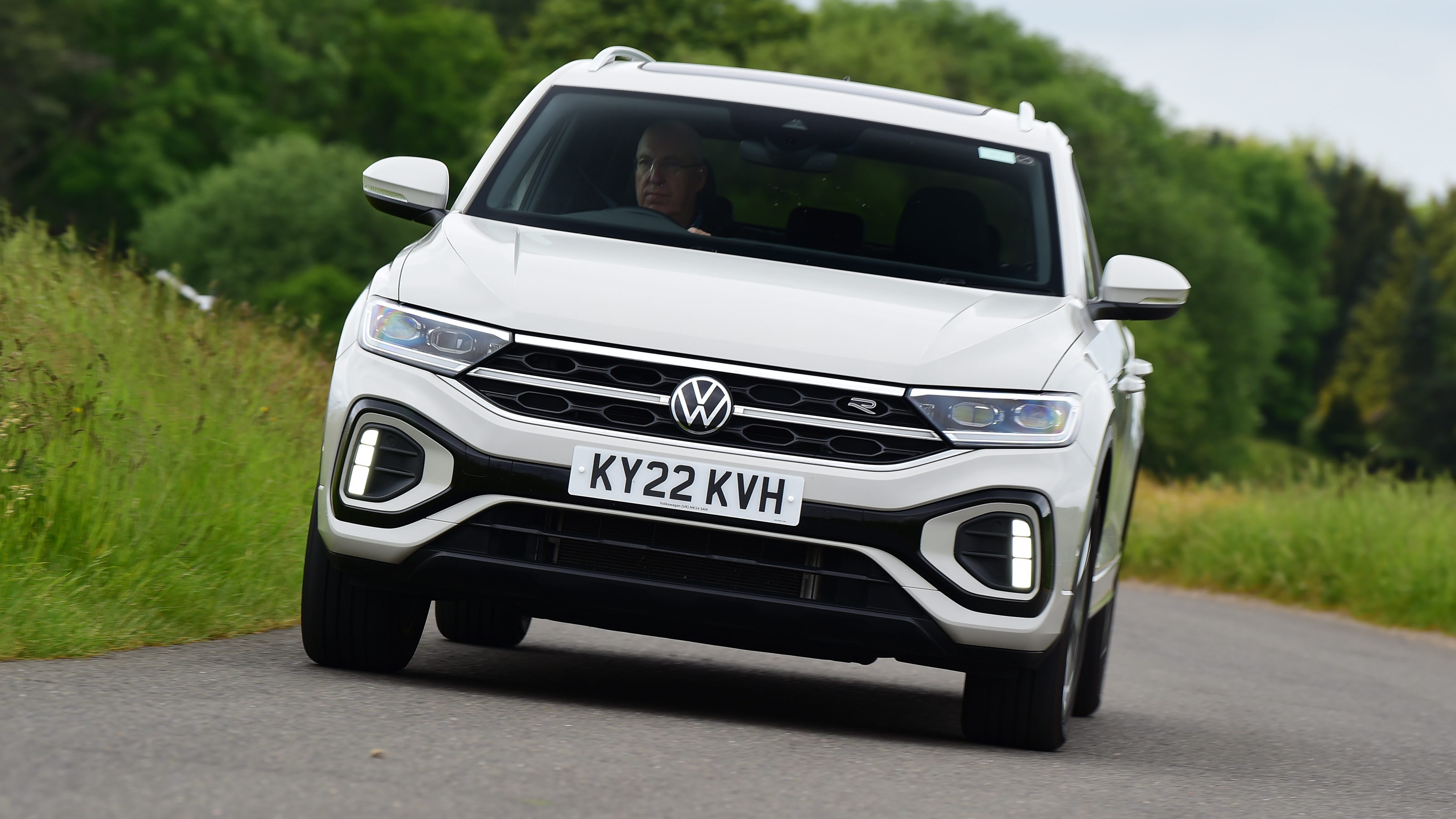Volkswagen T-Cross - front cornering