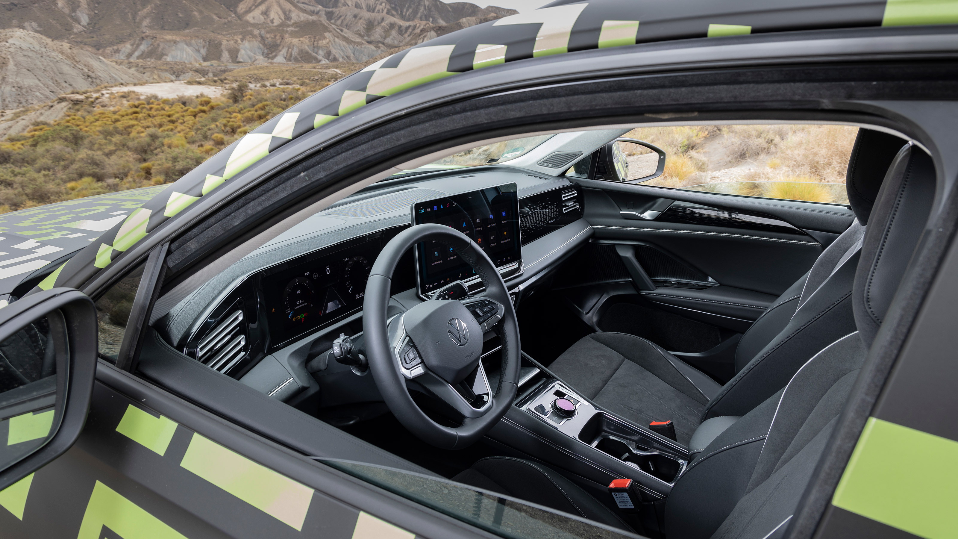 Volkswagen Tiguan prototype - dash