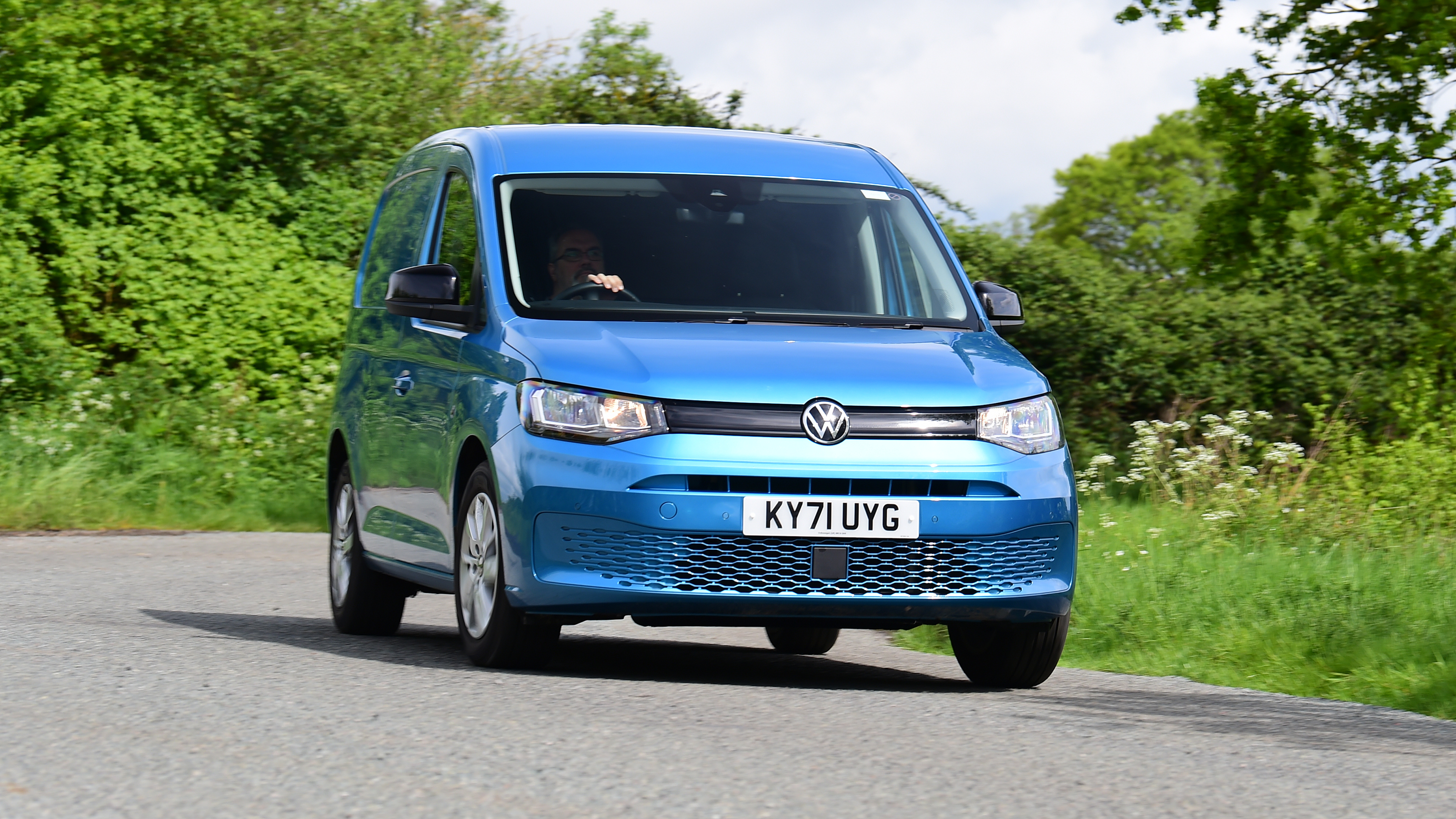 Volkswagen Caddy - front cornering