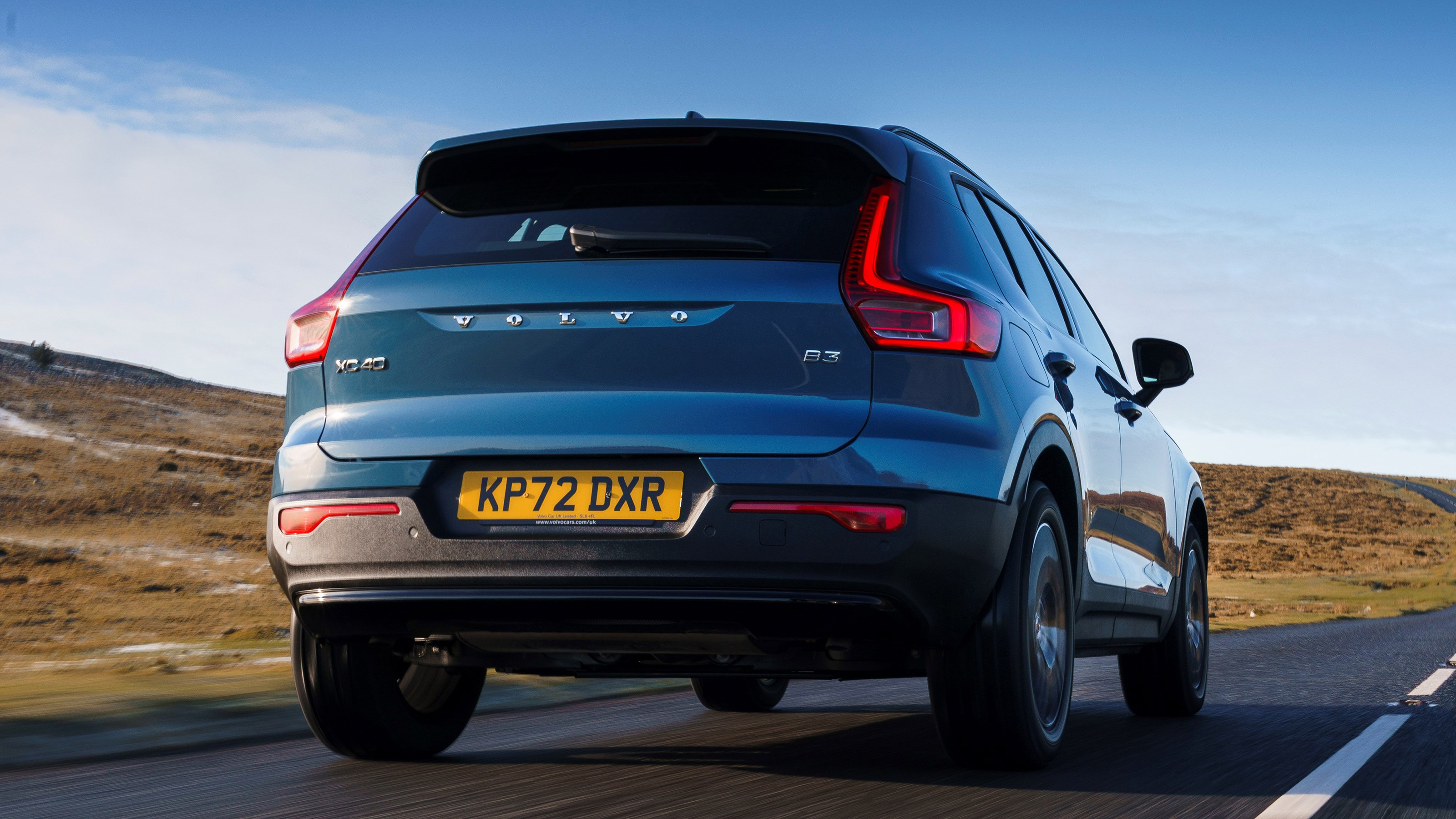 Volvo XC40 B3 MHEV - rear