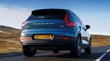 Volvo XC40 B3 MHEV - rear