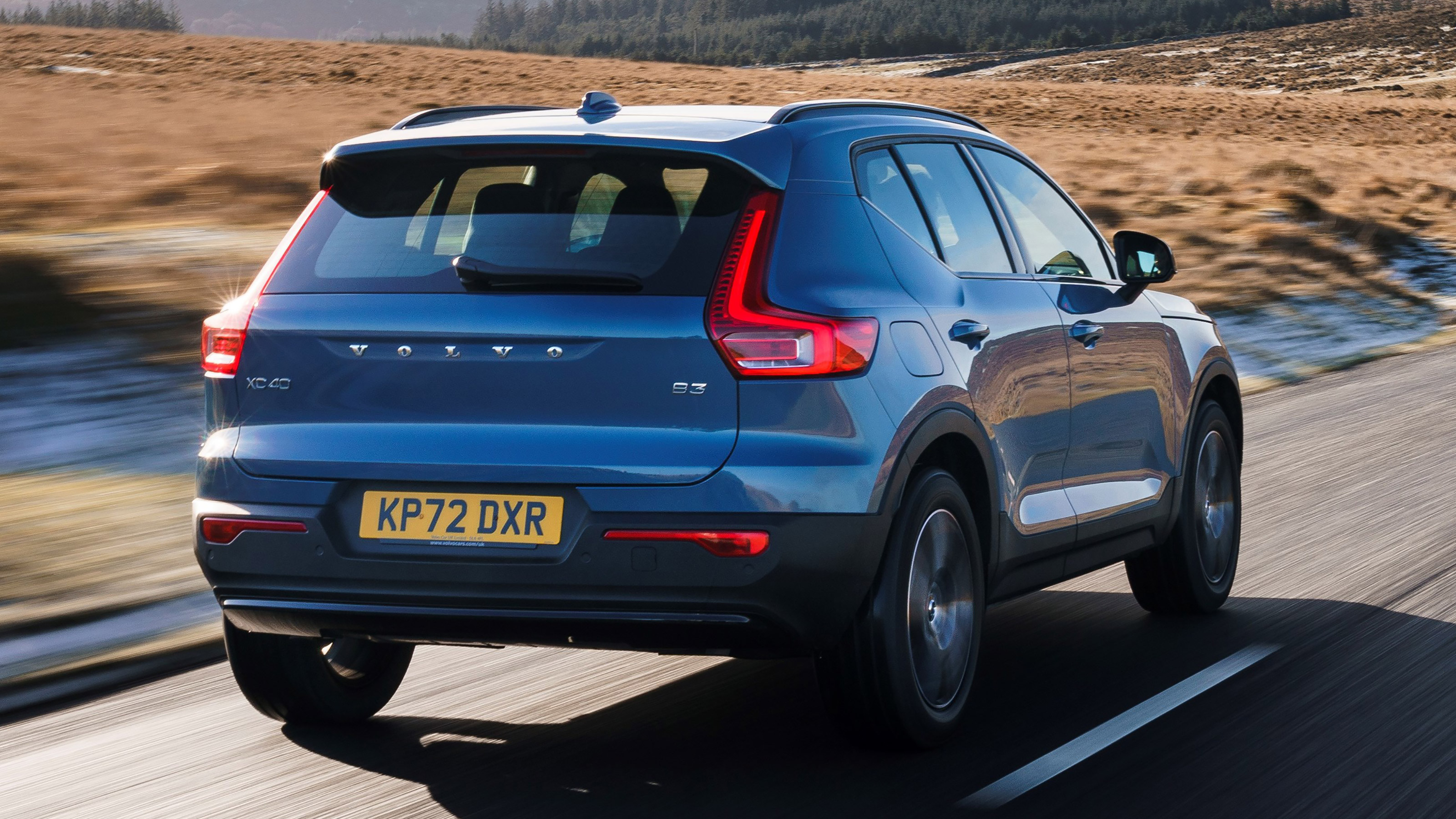 Volvo XC40 B3 MHEV - rear tracking