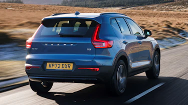 Volvo XC40 B3 MHEV - rear tracking