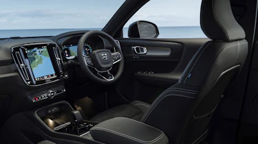 Volvo XC40 B3 MHEV - cabin