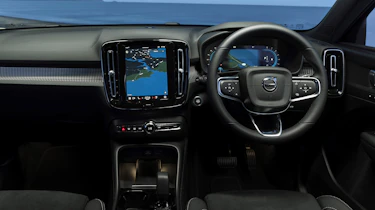 Volvo XC40 B3 MHEV - dash