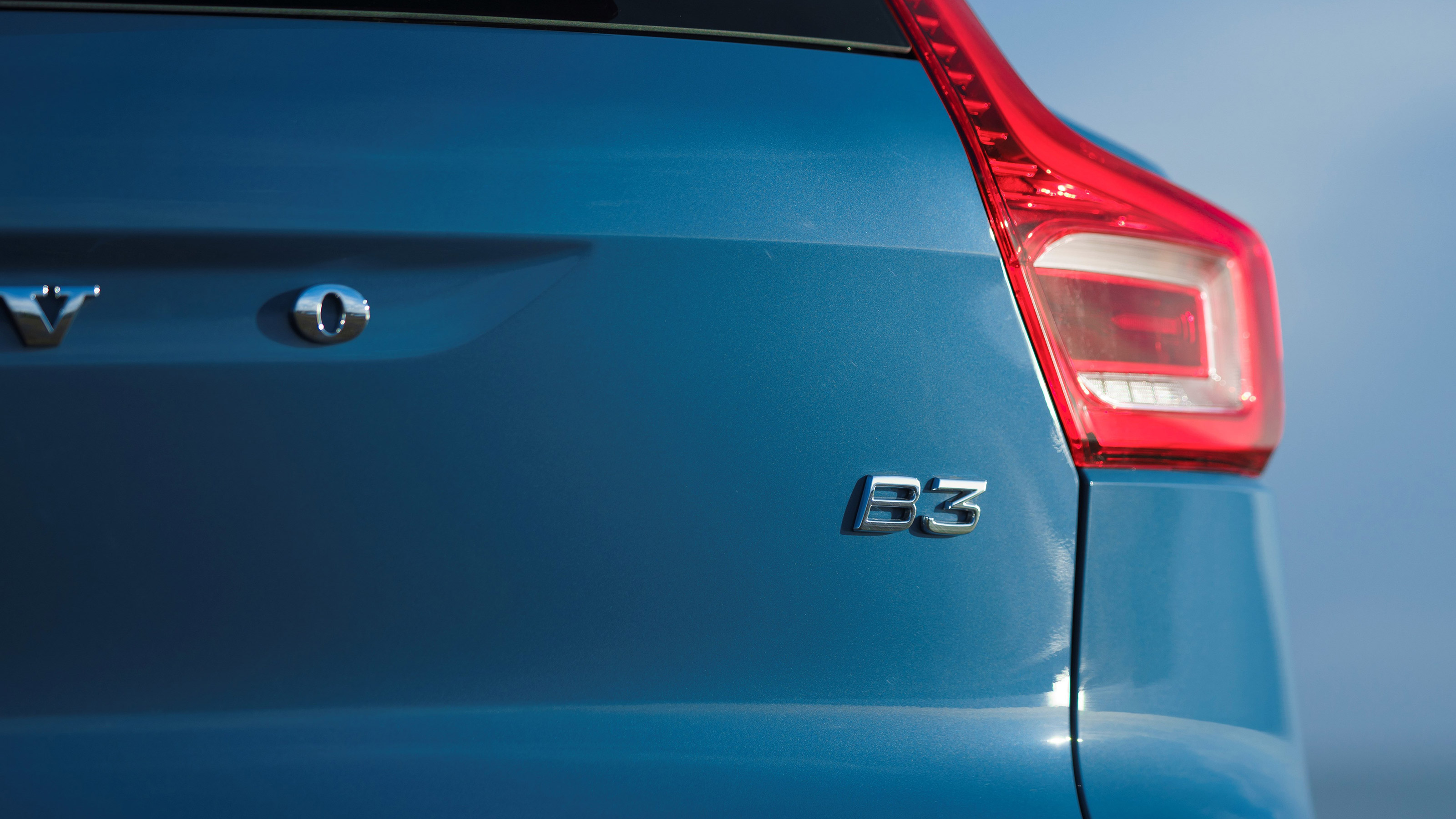 Volvo XC40 B3 MHEV - B3 badge