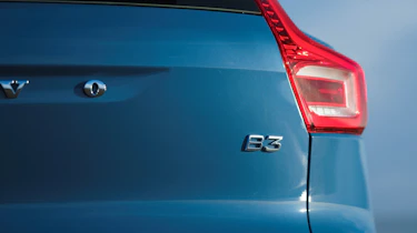 Volvo XC40 B3 MHEV - B3 badge