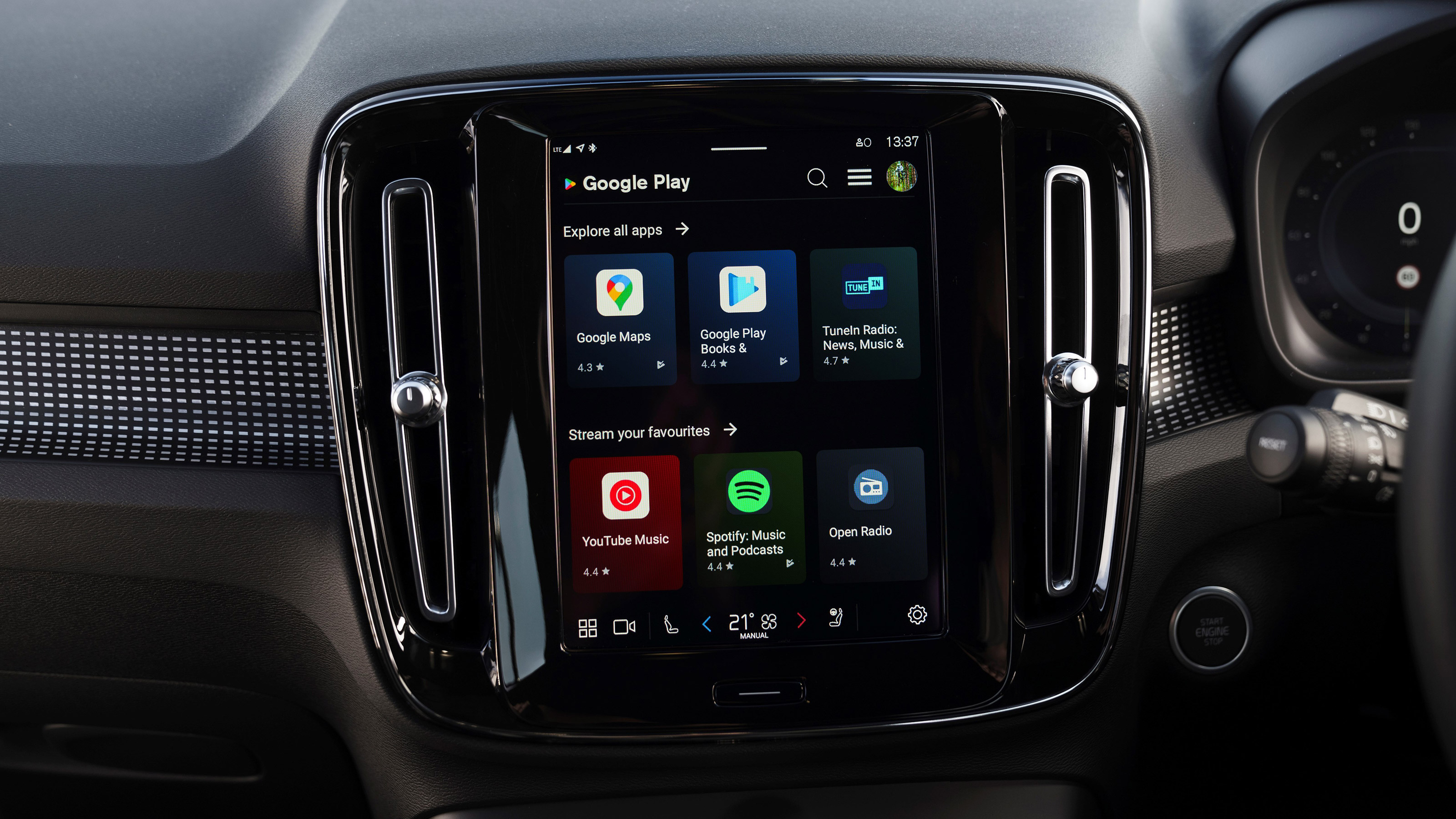 Volvo XC40 B3 MHEV - infotainment