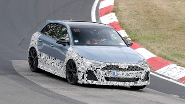 Audi RS 3 facelift spyshot 2
