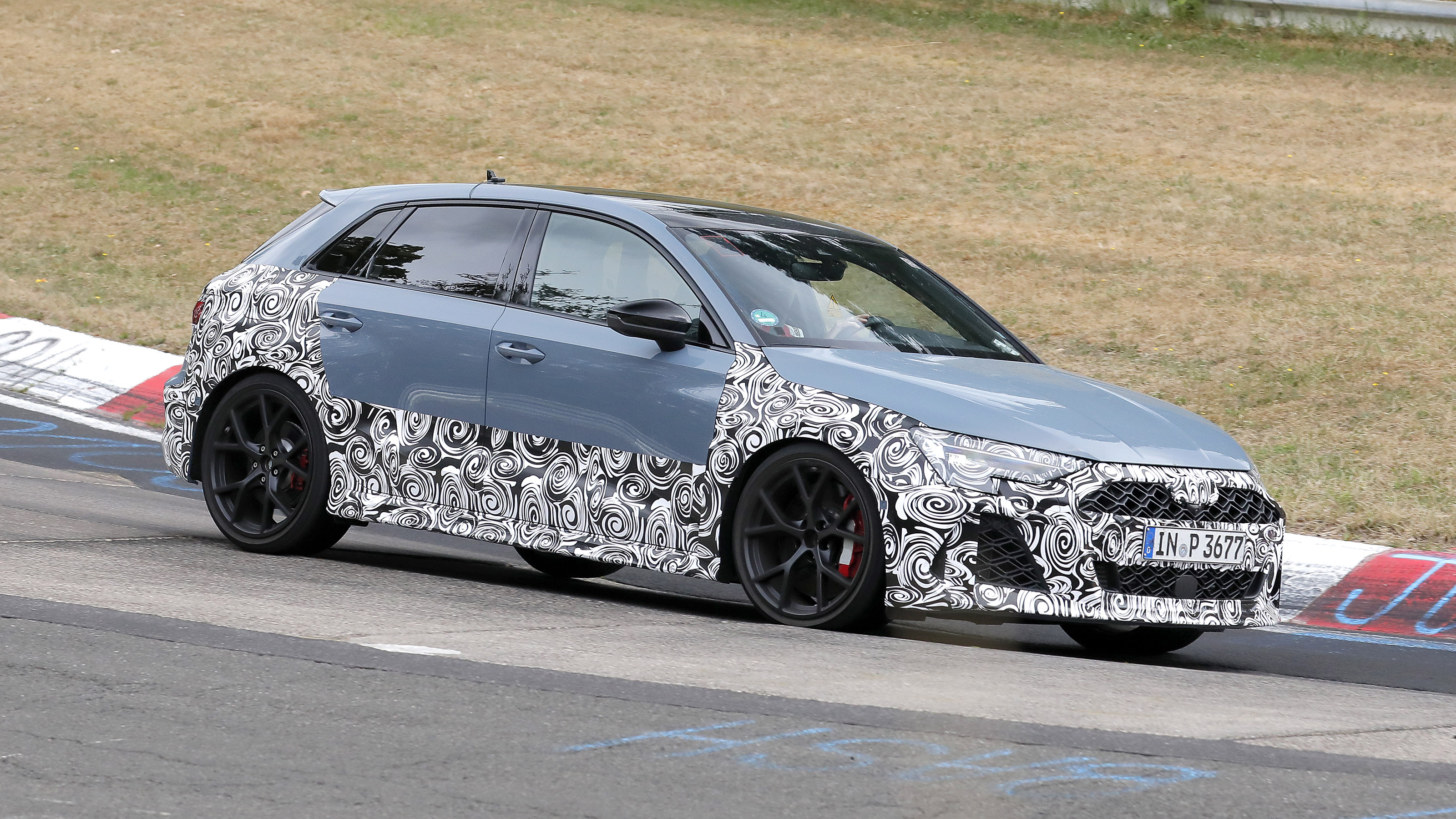 Audi RS 3 facelift spyshot 3
