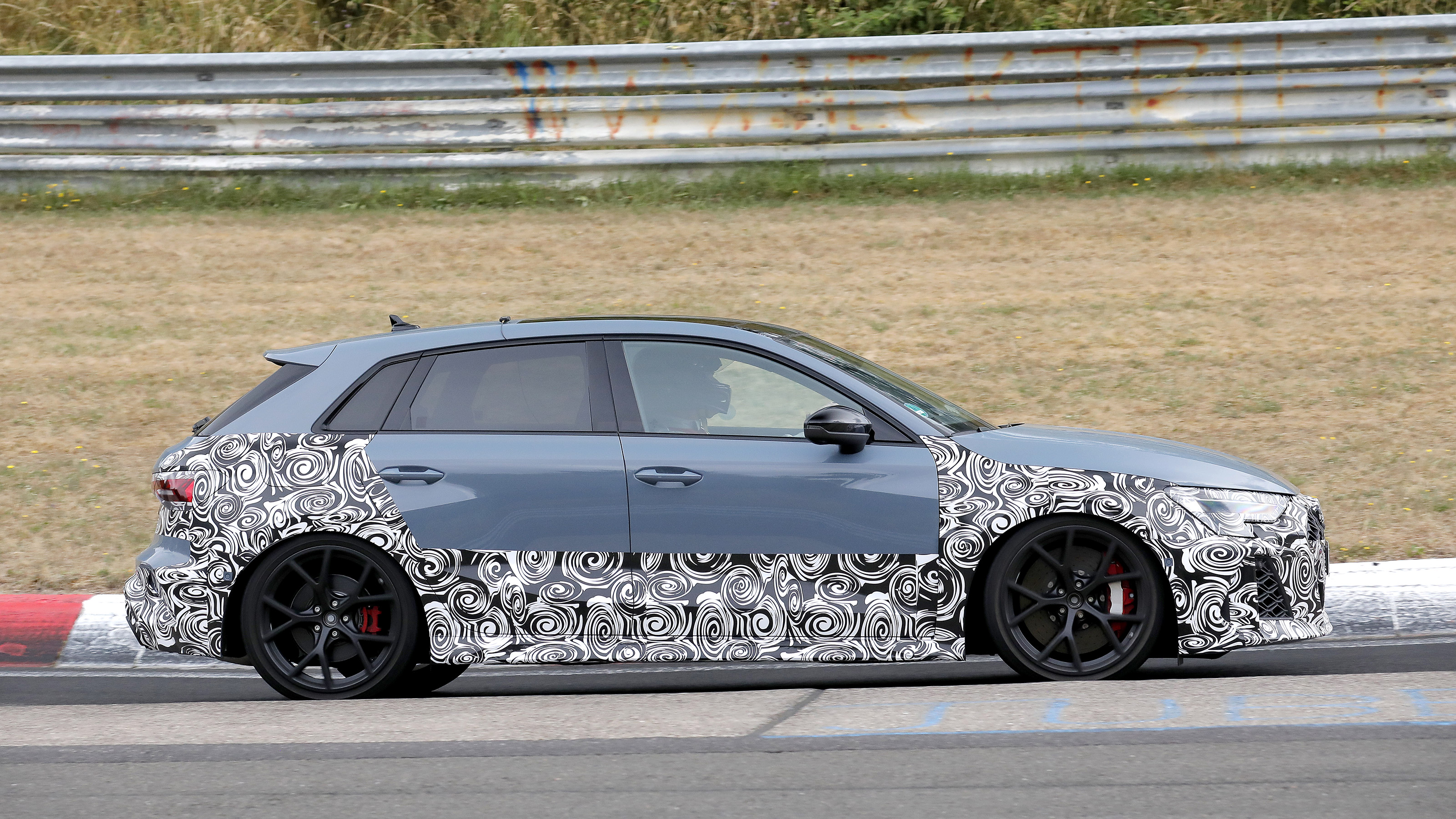 Audi RS 3 facelift spyshot 4