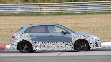 Audi RS 3 facelift spyshot 4