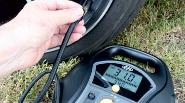 Best car tyre inflators - header