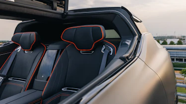 HiPhi X - rear seats with roof open