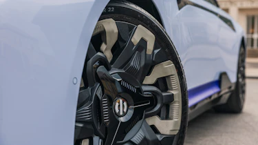 HiPhi X - wheel