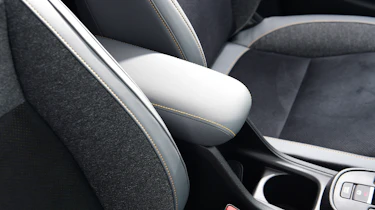 Honda Jazz - front armrest