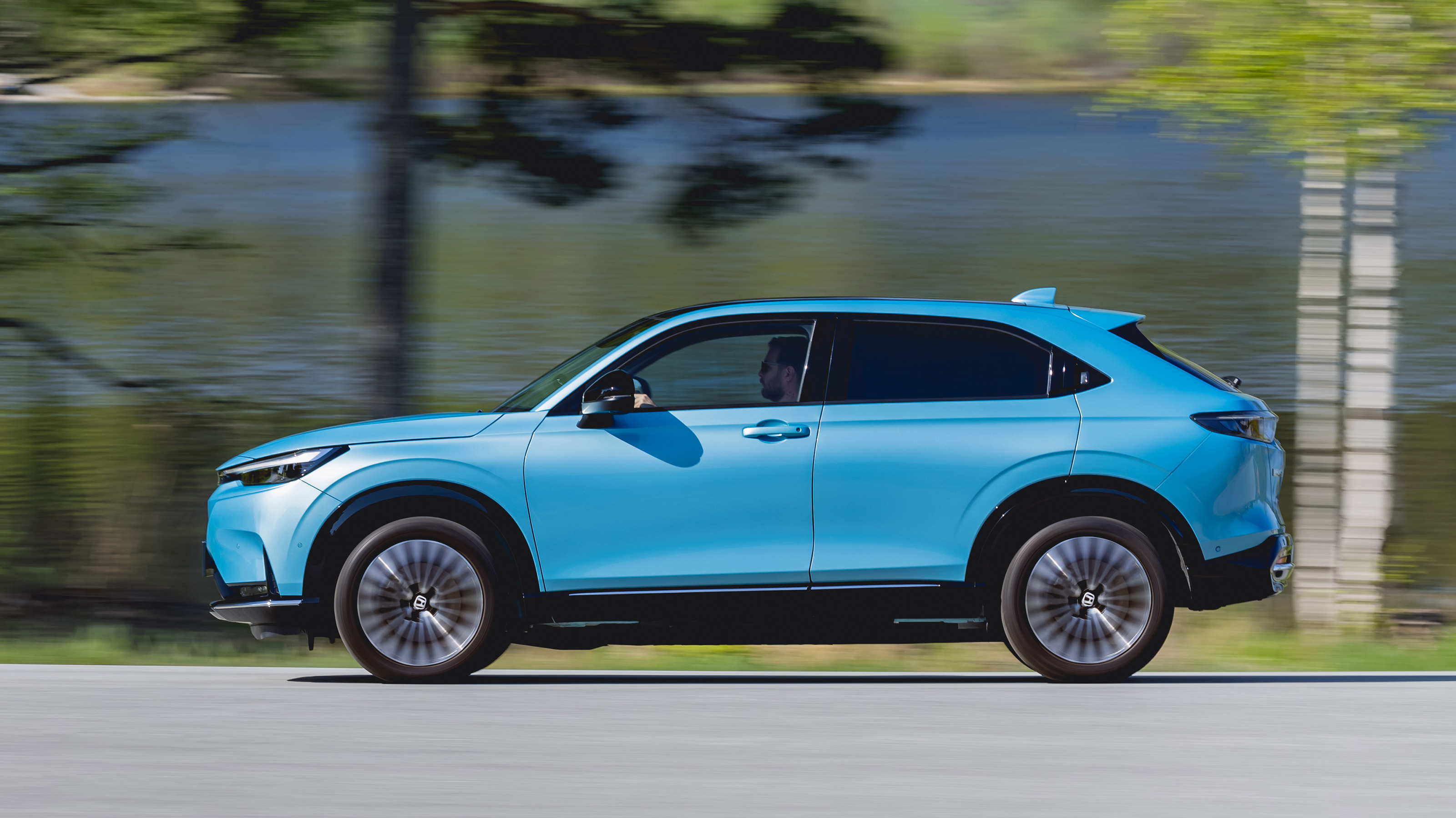 Honda e:Ny1 - side