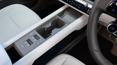 Hyundai Ioniq 6 - centre console