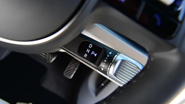 Hyundai Ioniq 6 - gear selector