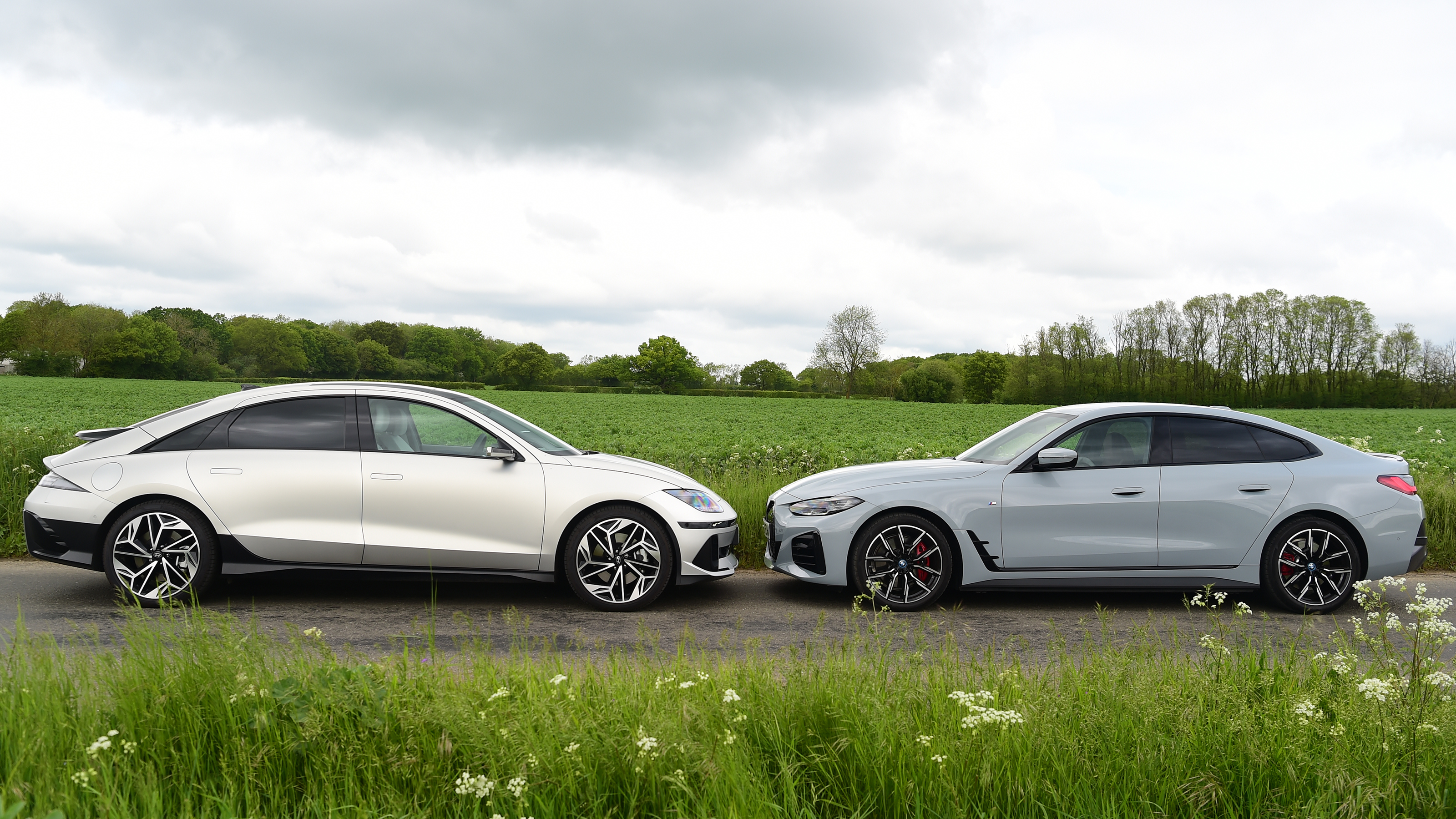 Hyundai Ioniq 6 vs BMW i4 - side