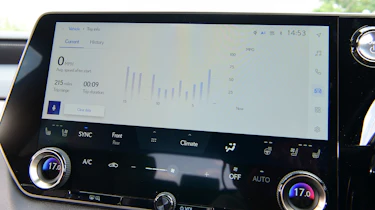 Lexus RX 500h - infotainment screen