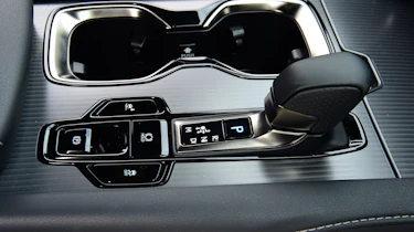 Lexus RX 500h - gear selector