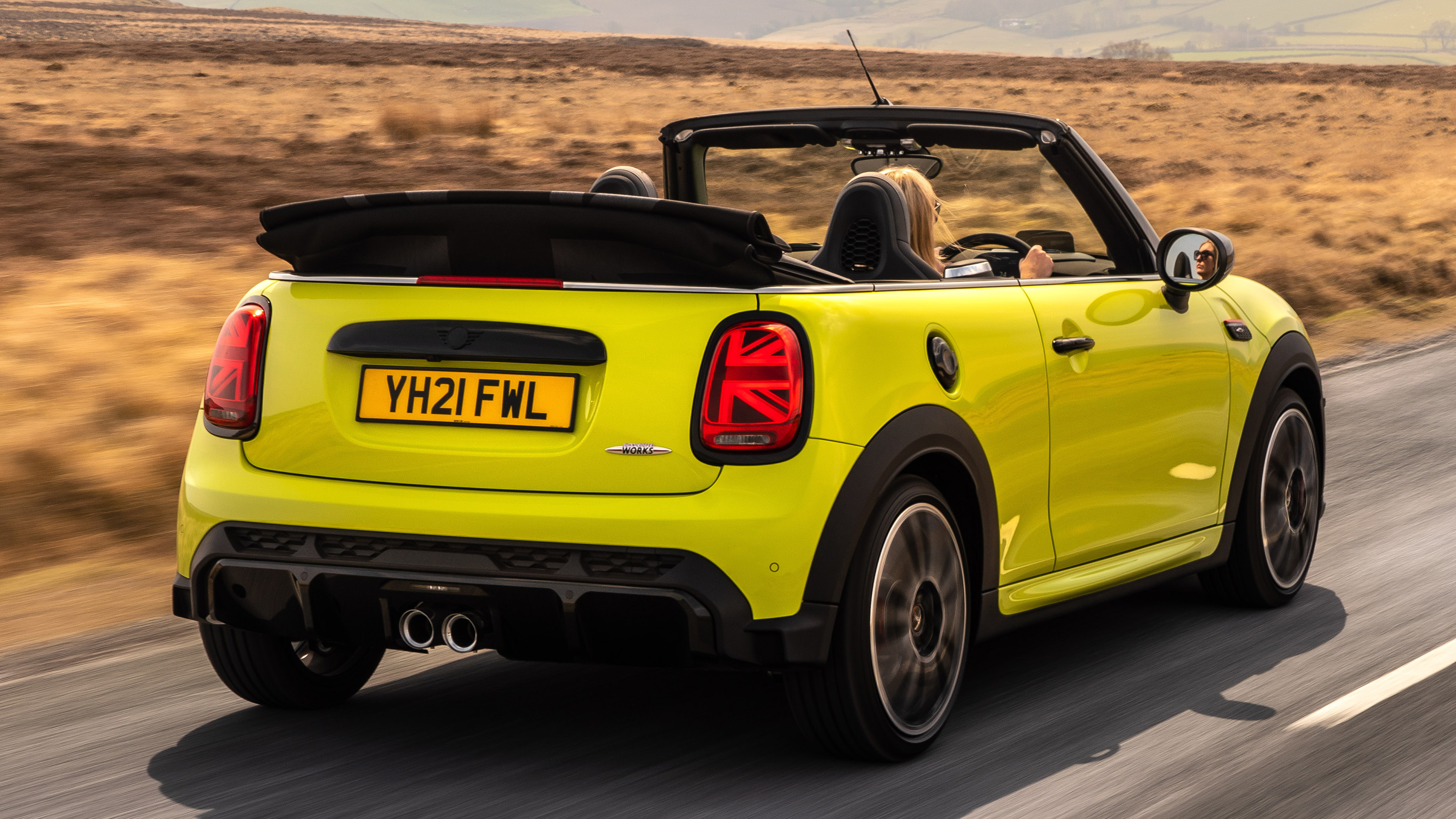 MINI Convertible - rear tracking