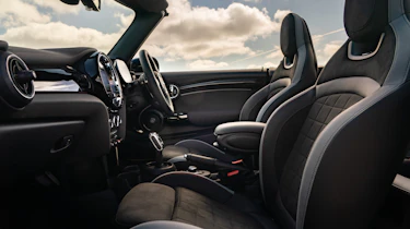 MINI Convertible - front seats
