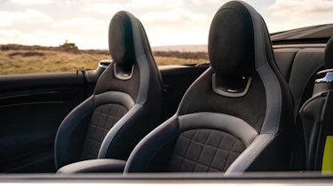 MINI Convertible - front seats