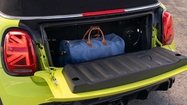 MINI Convertible - boot