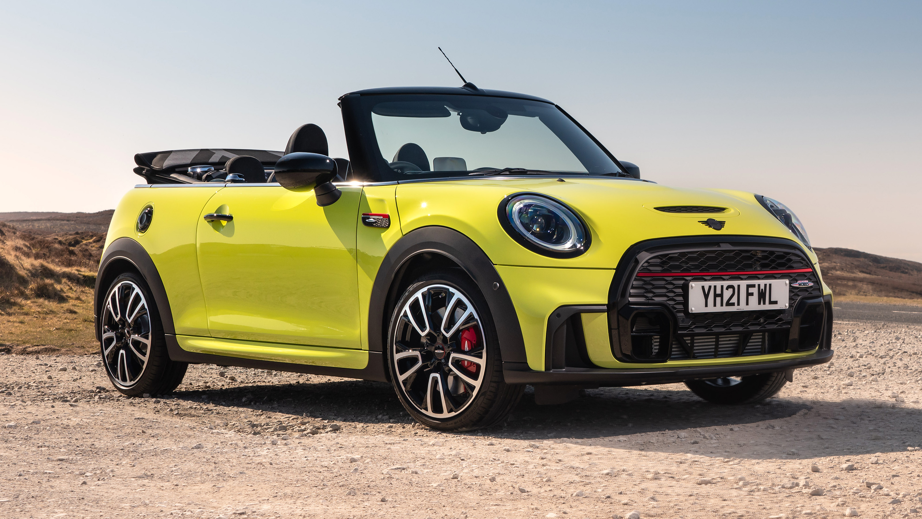 MINI Convertible - front static
