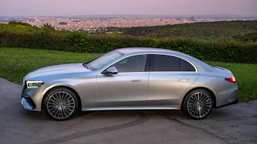 Mercedes E-Class - side