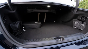 Mercedes E 300 e - boot