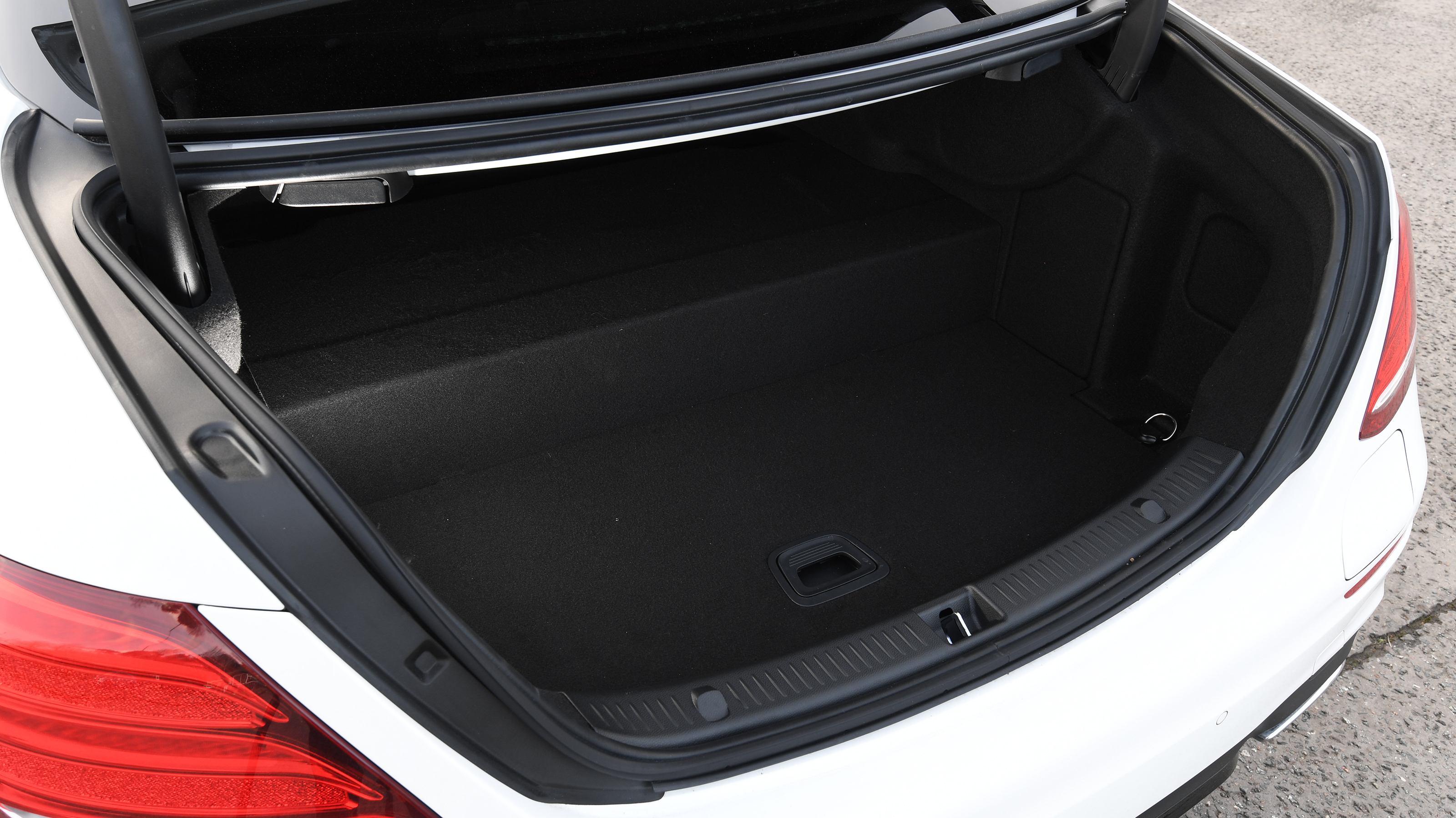 Mercedes E-Class Mk5 - boot