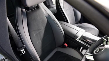 Mercedes EQE 300 - front seats