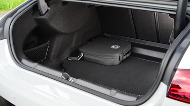 Mercedes EQE 300 - boot