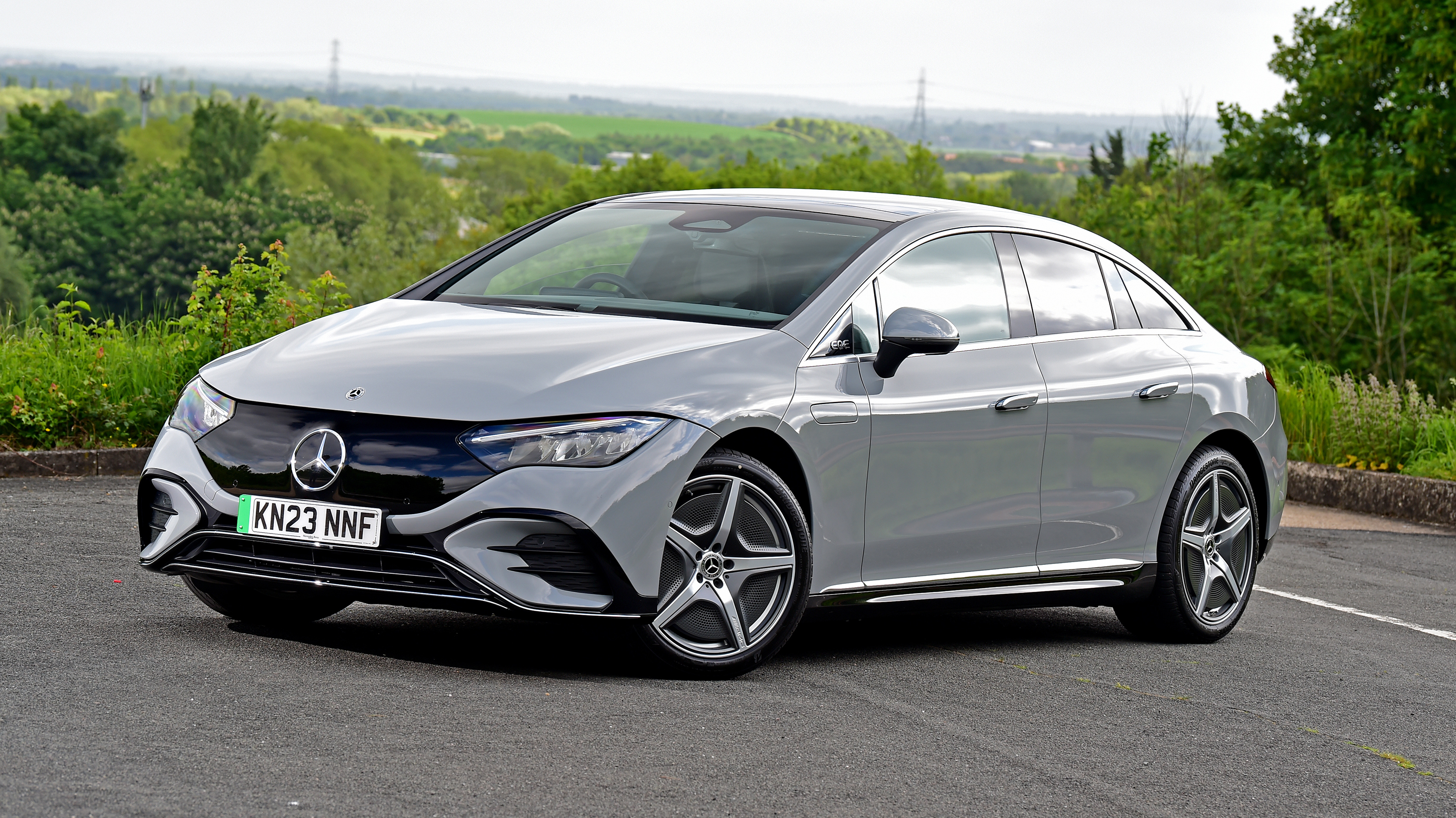 Mercedes EQE 300 - front static