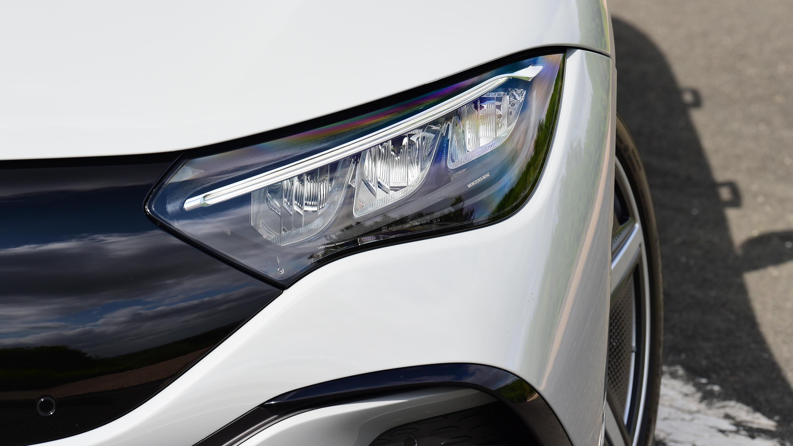 Mercedes EQE 300 - headlight