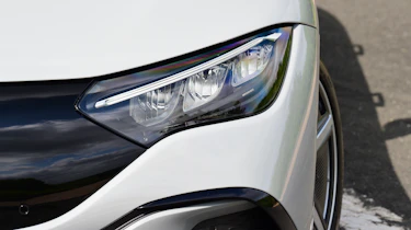Mercedes EQE 300 - headlight