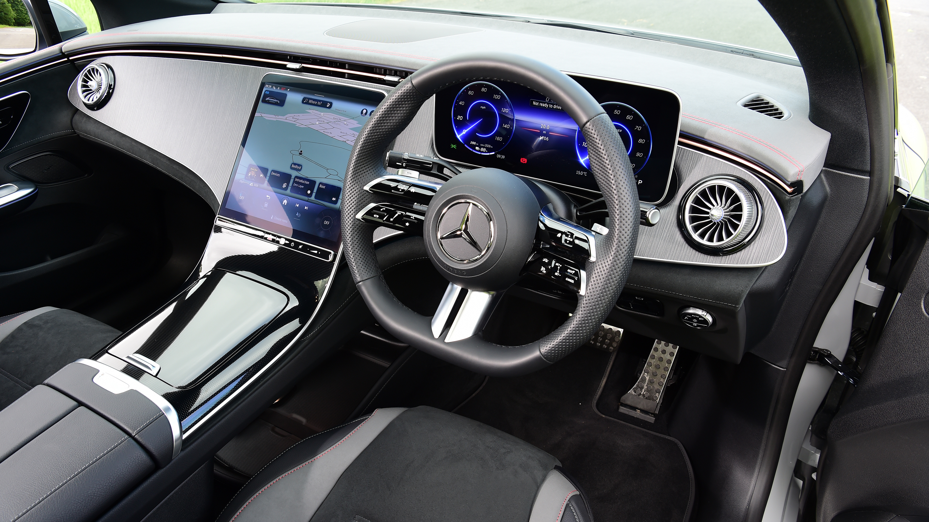 Mercedes EQE 300 - dashboard