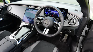 Mercedes EQE 300 - dashboard