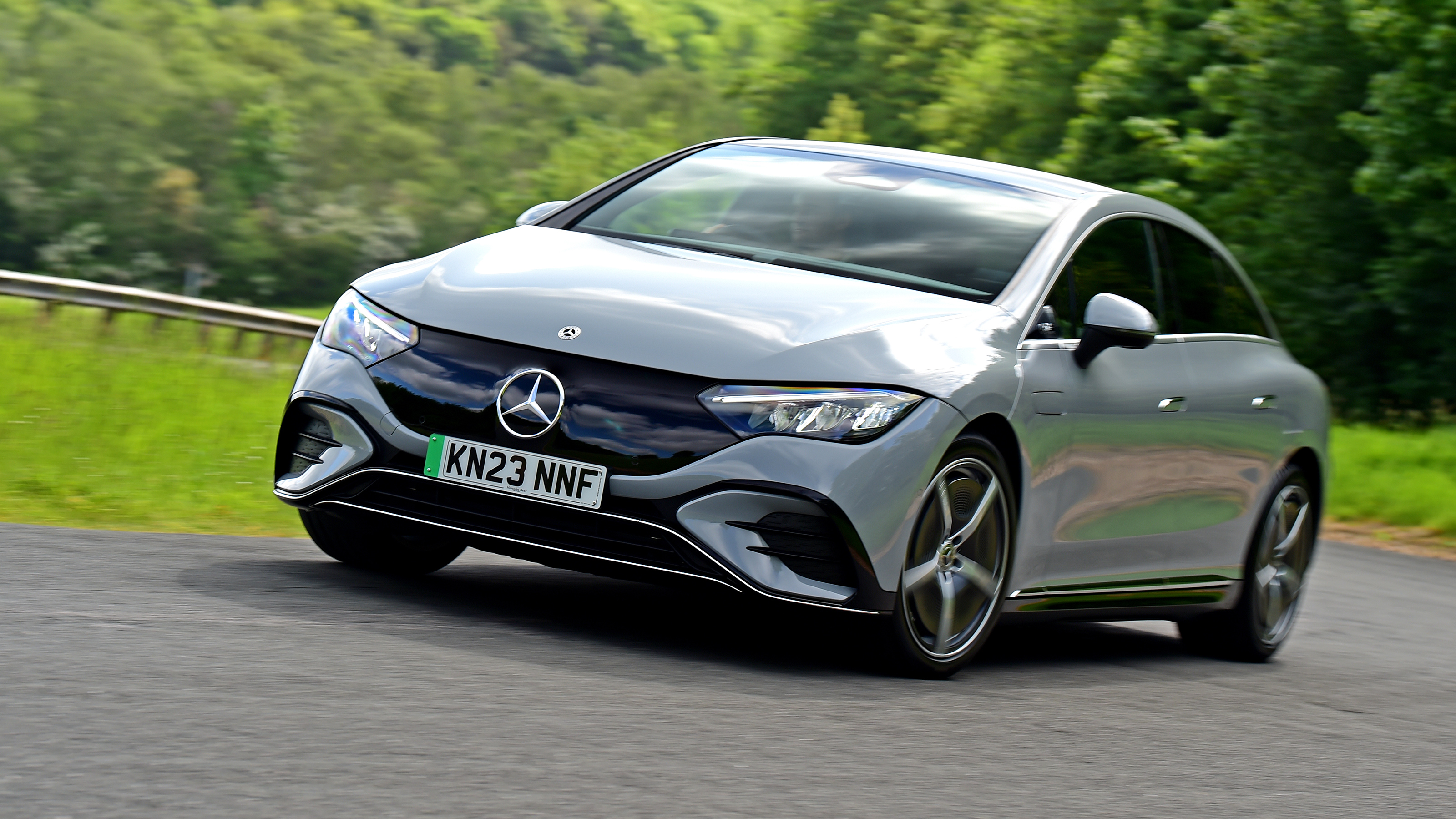 Mercedes EQE 300 - front cornering