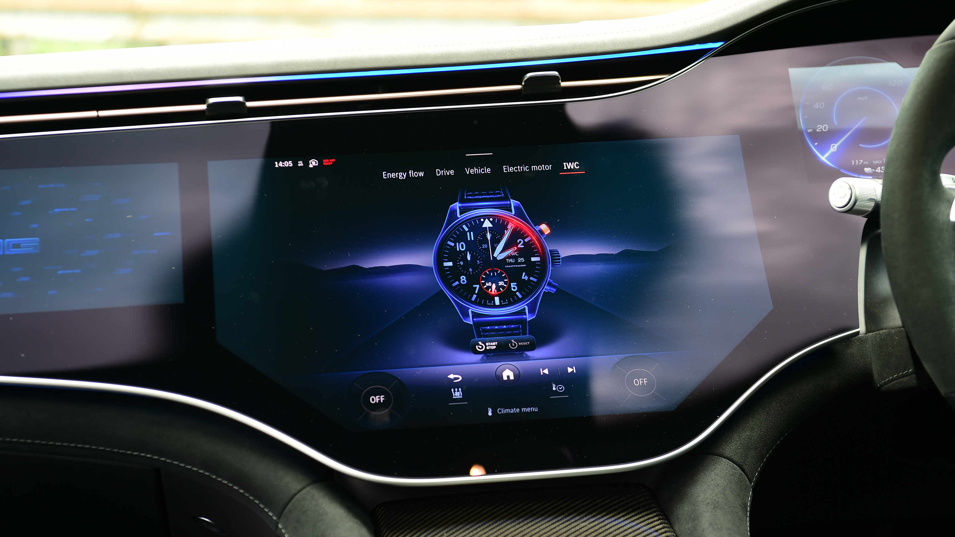 Mercedes-AMG EQS 35 - infotainment screen displaying clock