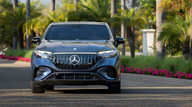 Mercedes-AMG EQE SUV - full front