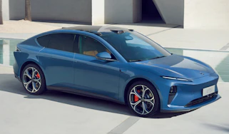 NIO ET5 - front