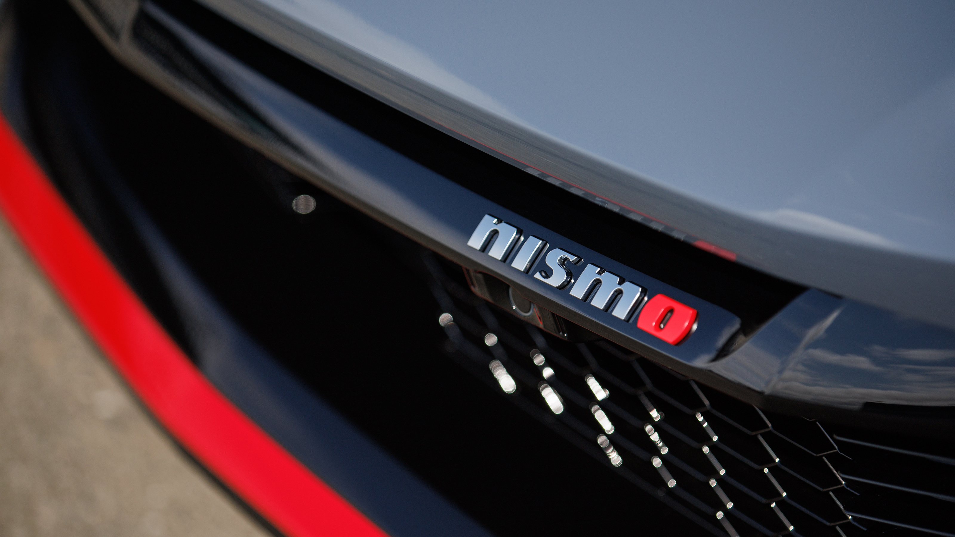Nissan Z Nismo - front 'Nismo' badge