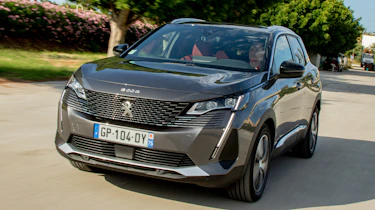 Peugeot 3008 MHEV - front